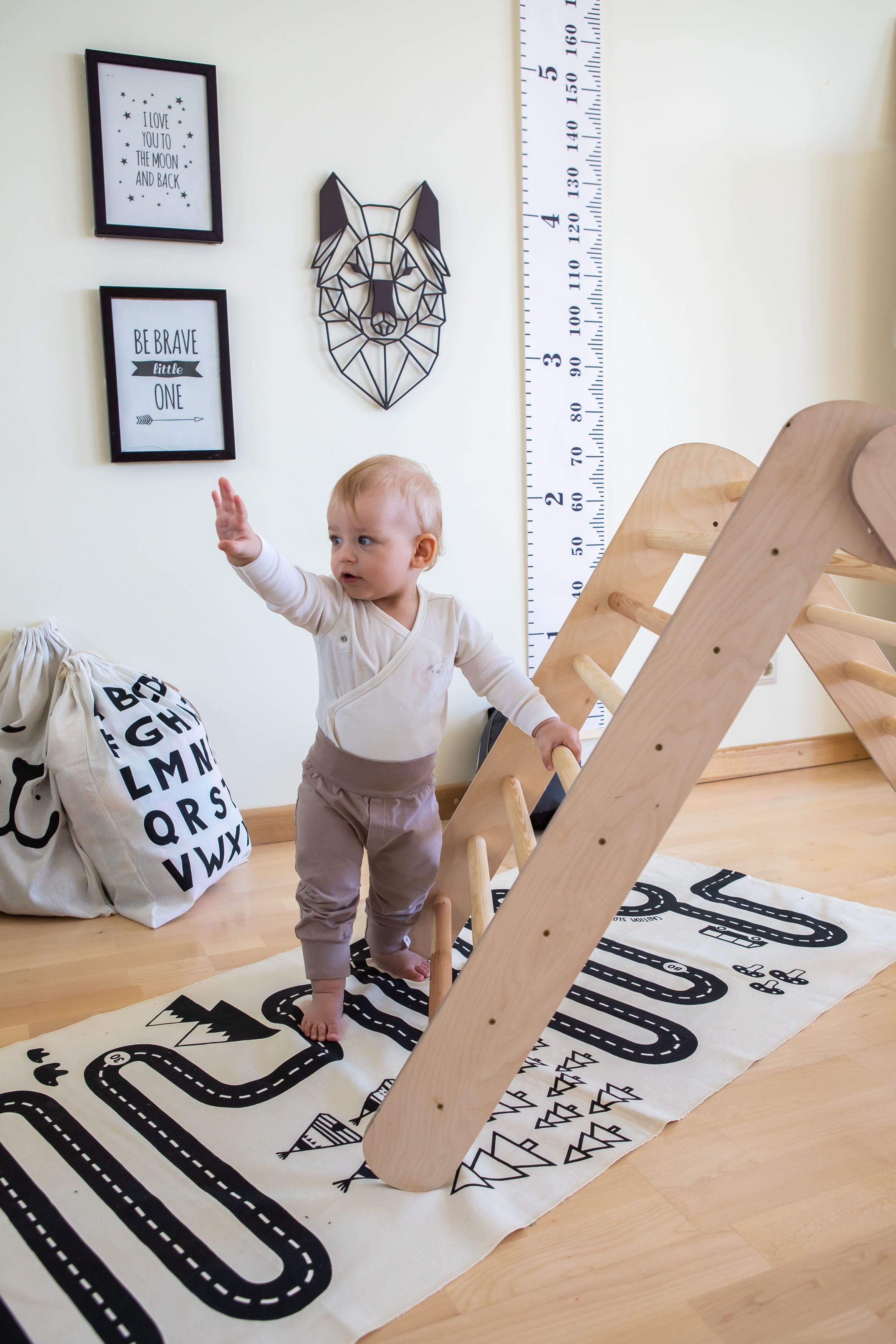 Zusammenklappbares Dreieck mit Rutschbrett