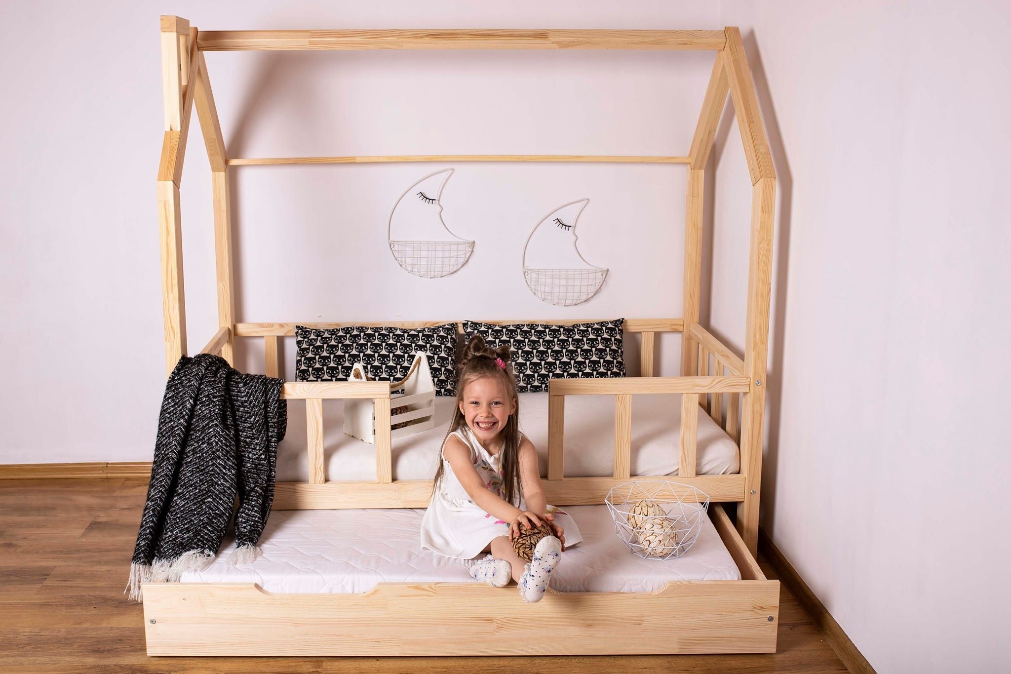 Montessori house bed AMELIA