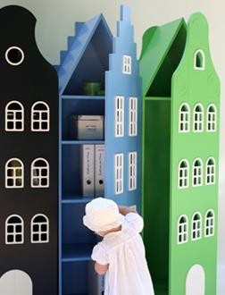 Armoire avec pignon à col - Kast van een Huis