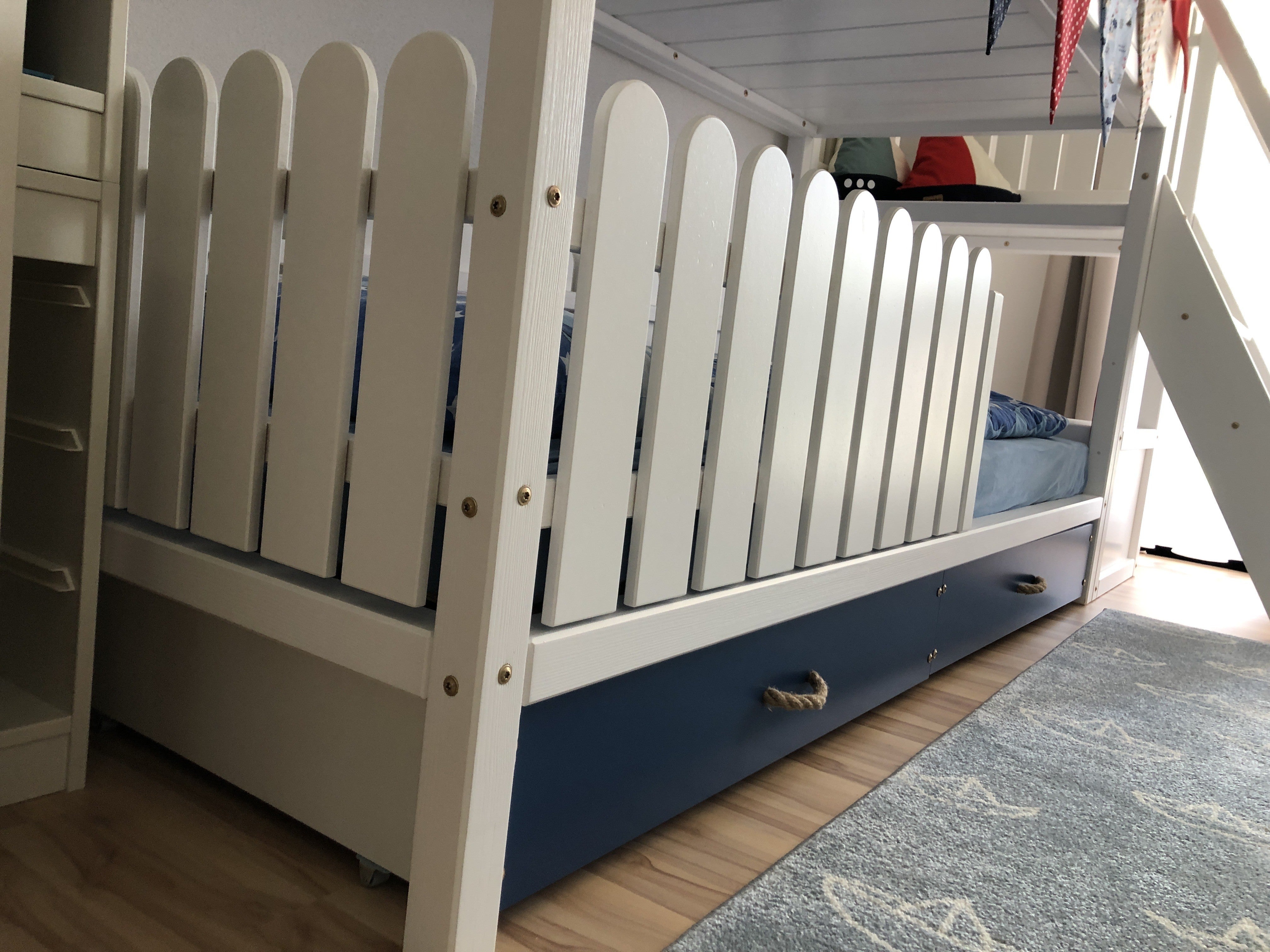 Unik Hussäng / Våningssäng  FILOU  för barn