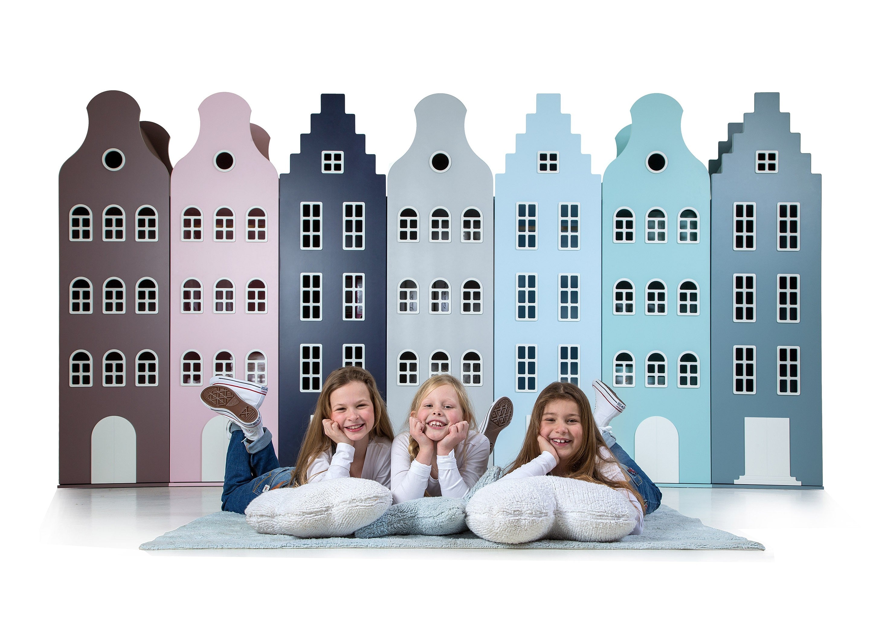 Armoire avec pignon d'escalier - Kast van een huis