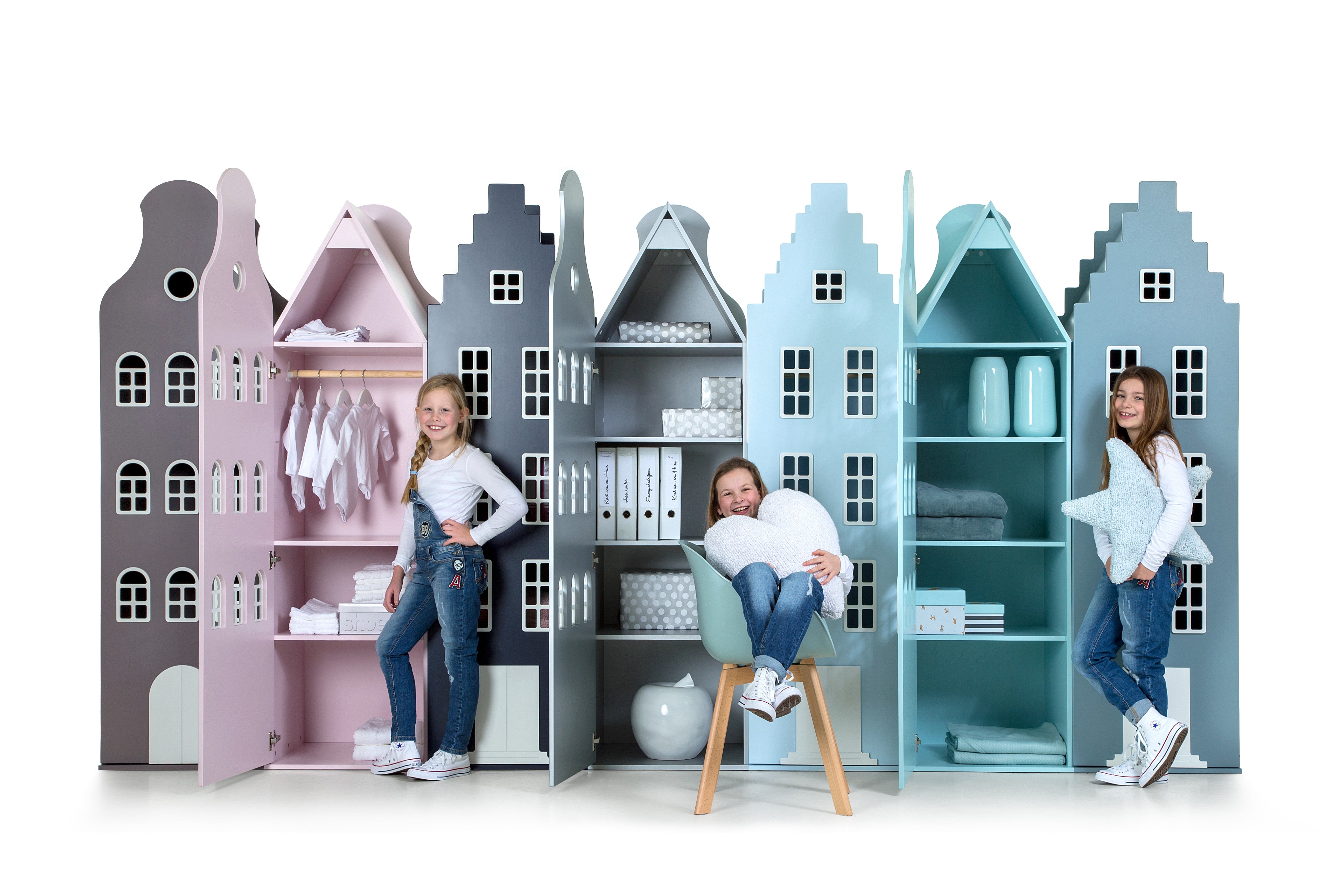 Kast van een Huis Schrank Mit Glockengiebel