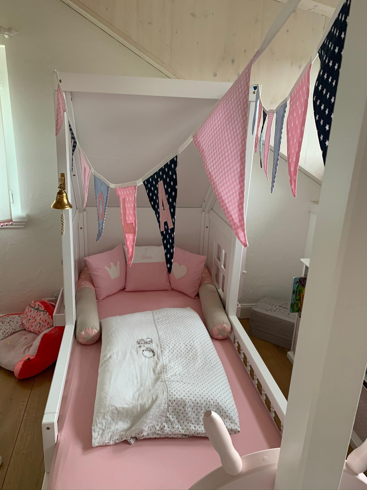 Unique ship bed for kids