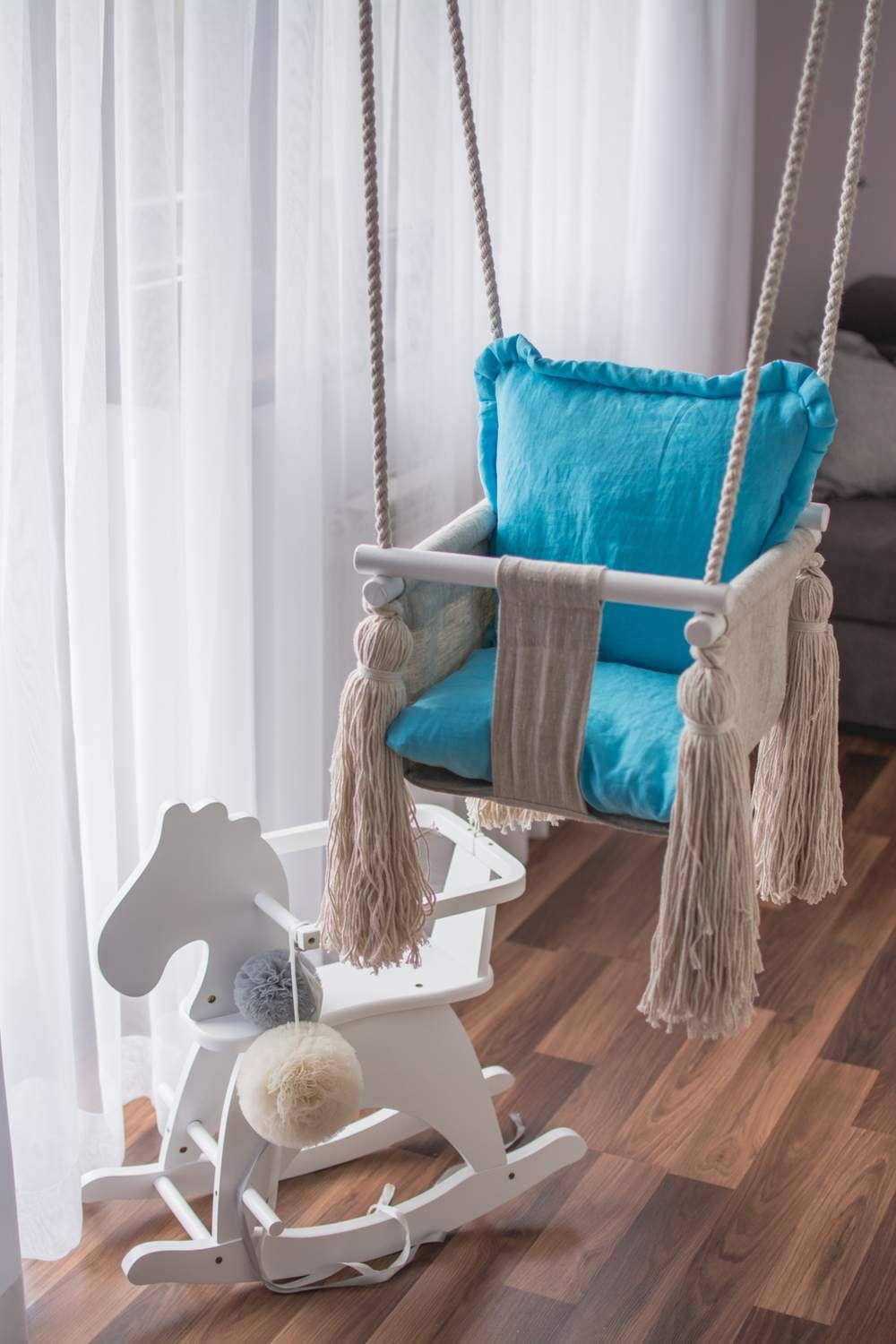 Handgefertigte Babyschaukel 