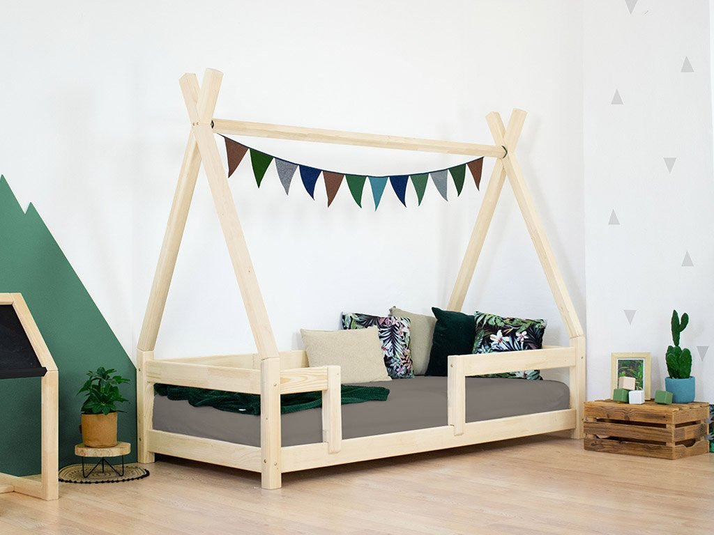 Teepee bed NAKANA with firm bed guard