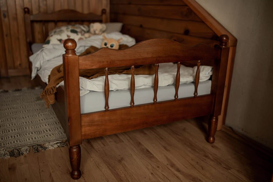 Cot Linda in Vintage / Retro style