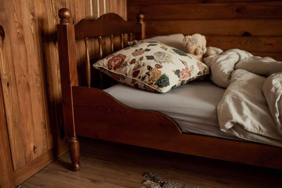 Cot Linda in Vintage / Retro style