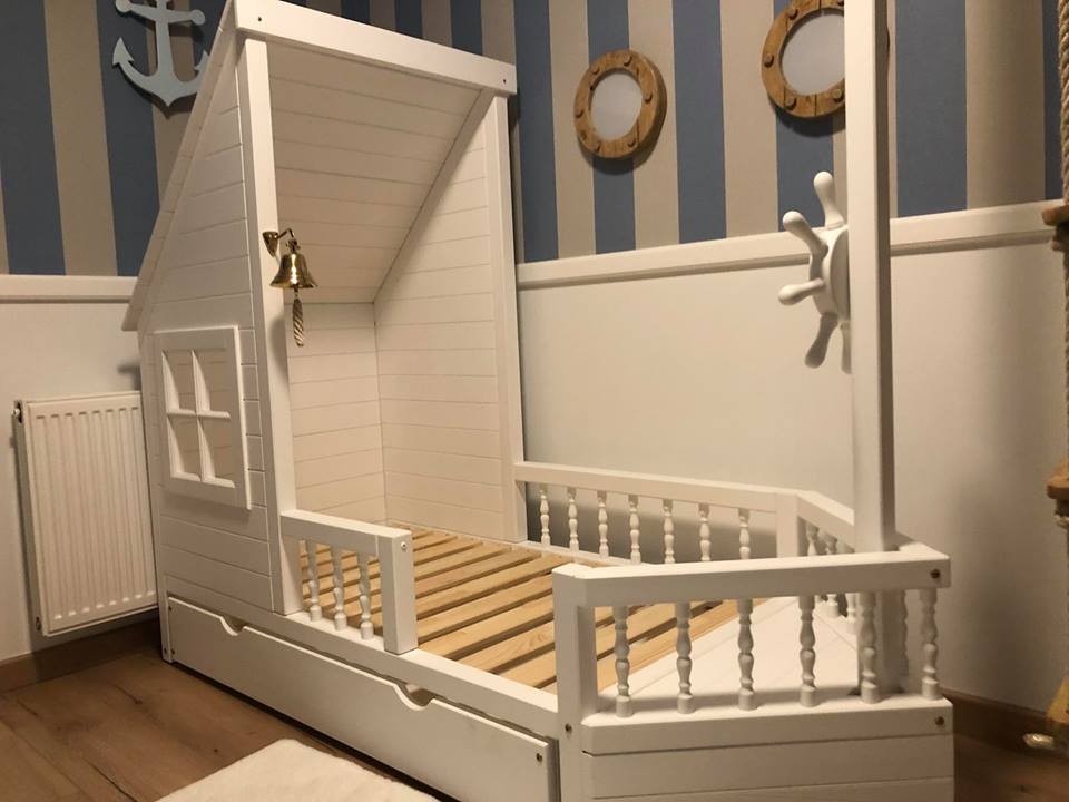 Unique ship bed for kids