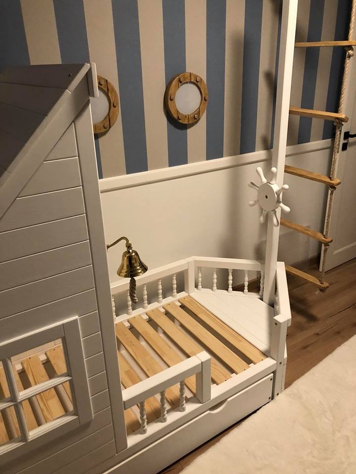 Unique ship bed for kids