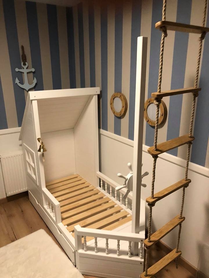 Unique ship bed for kids