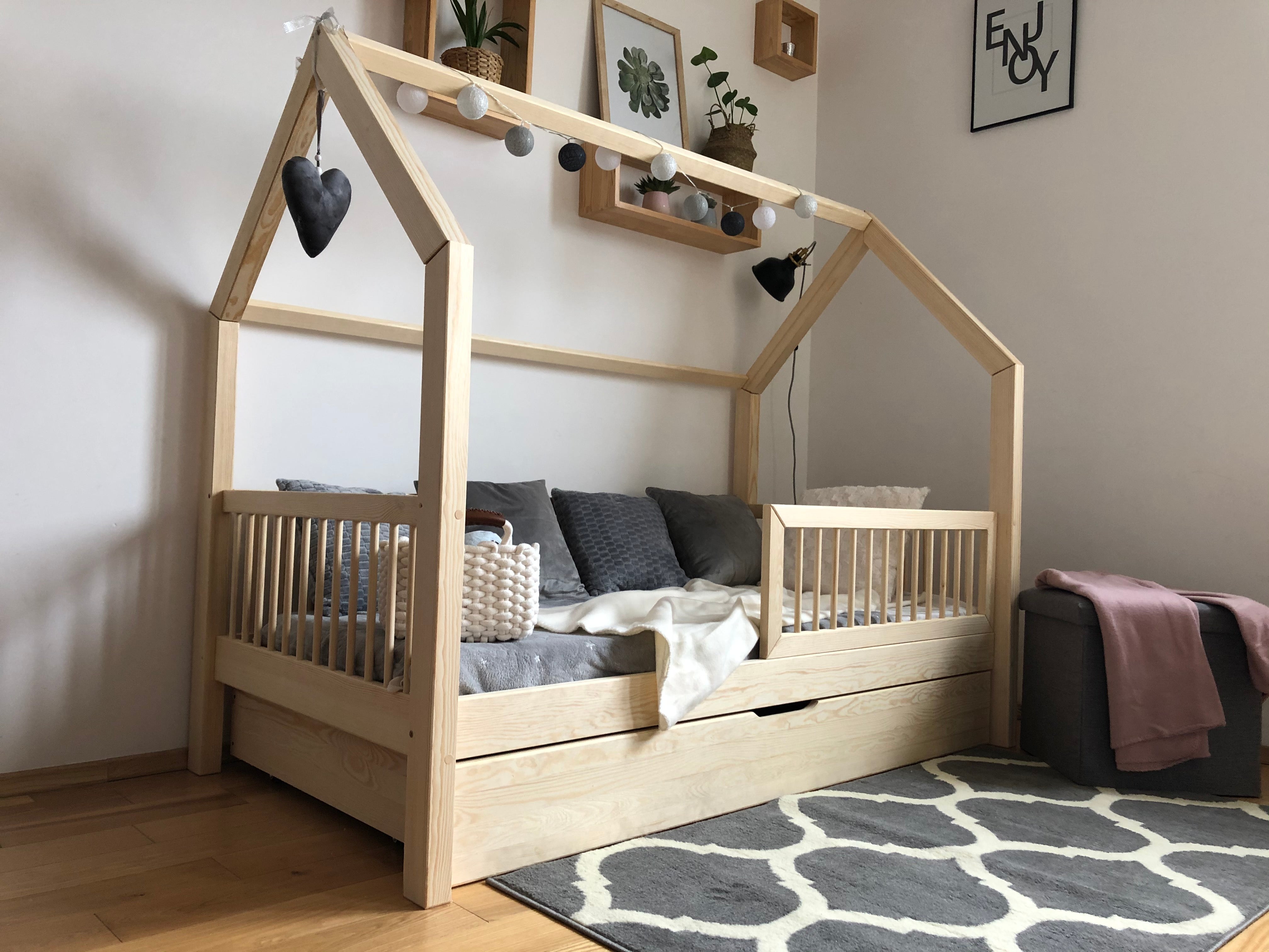 Barnsäng hus säng Sophie Plus